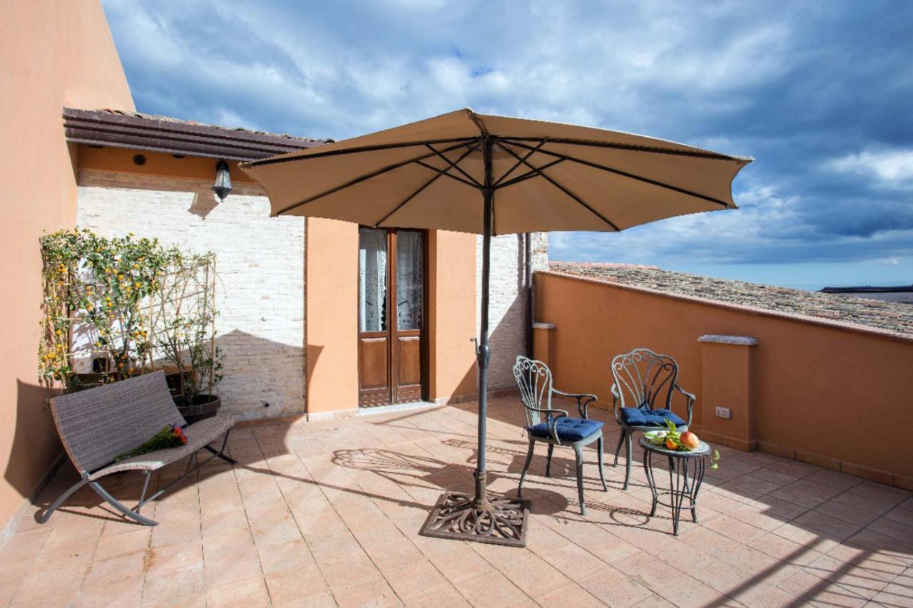 Vilagos & Loft Lägenhet Taormina
